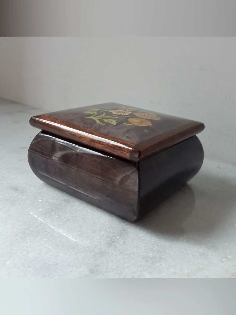 vintage Italian lacquered wood trinket box intricate floral marquetry inlay.